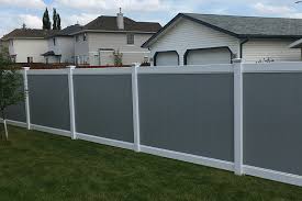 The Ultimate Guide to Maintaining Vinyl Fencing Ottawa